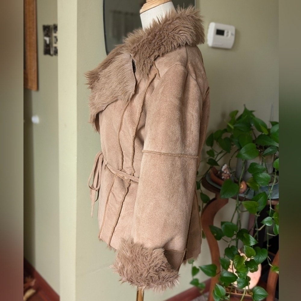 Jacket - Picture 2 of 14